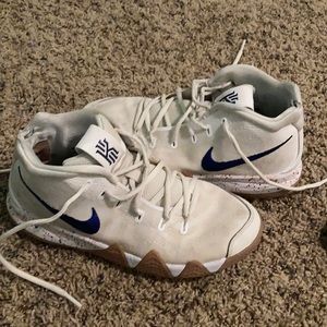 White Nike Kyrie Basketball Shoes- Kid’s/Women’s
